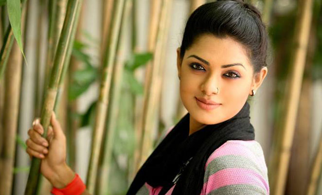 ‘বালিঘর’ ছাড়লেন তিশা