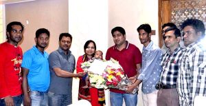 ঢাকার ব্যবসায়ীকে বরিশাল কোর্ট রিপোর্টার্সের শুভেচ্ছা
