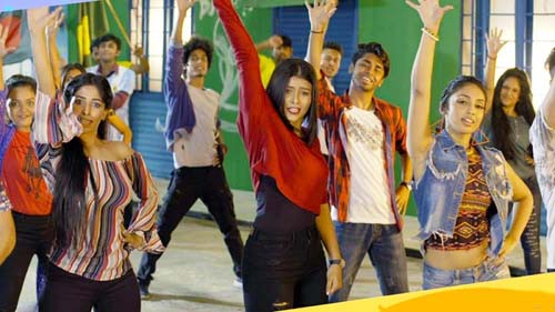 বিশ্বকাপ নিয়ে বিশেষ গান ‘ফুটবল ফুটবল’ (ভিডিও)