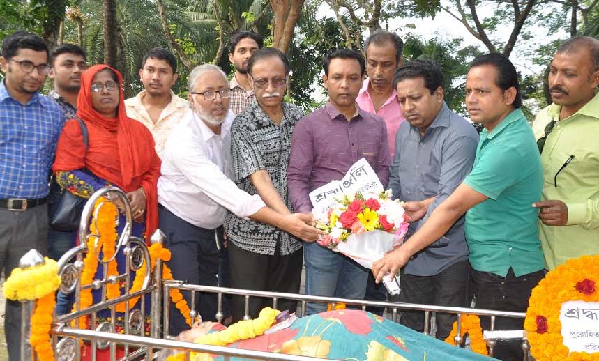 সাংবাদিক পুলক চ্যাটার্জীর মা’র মৃত্যুতে বিআরইউ’র শোক