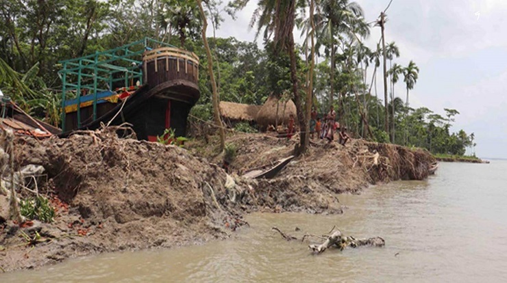 ভাণ্ডারিয়ার মানচিত্র থেকে হারাতে বসেছে নদী তীরবর্তী গ্রামগুলো
