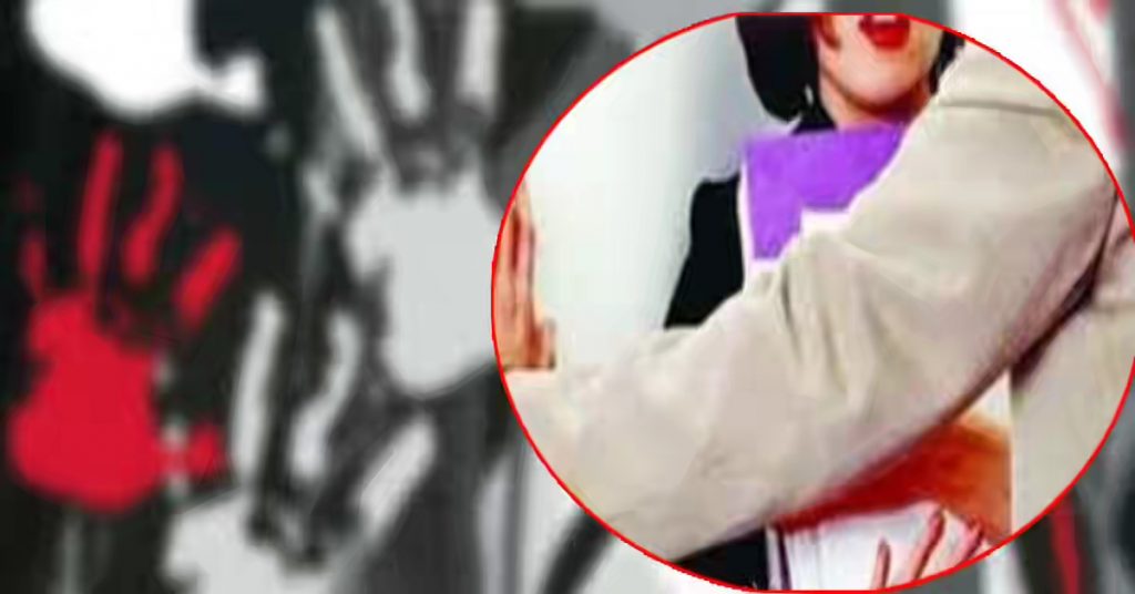 দৌলতখানে প্রাইভেট পড়তে এসে  শ্লীলতাহানির শিকার ছাত্রী