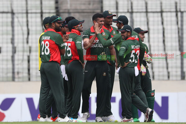 টাইগাররা ২৮৭ রান করতে পারলেই হোয়াইটওয়াশ শ্রীলঙ্কা