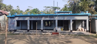 পিরোজপুরে স্কুল ভবনের ছাদের পলেস্তরা খসে শিক্ষার্থী আহত