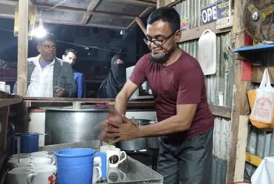 বরিশালে মন্টু ভাইয়ের অনন্য স্বাদের চা