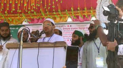 ফ্যাসিস্টের মতো কিছু চাপিয়ে দিলে গদিতে থাকতে পারবেন না: চরমোনাই পীর