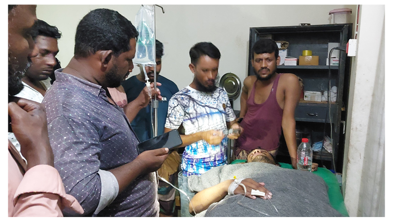 কুয়াকাটা সৈকত থেকে হাত-পা বাঁধা অজ্ঞান অবস্থায় যুবক উদ্ধার কুয়াকাটা সৈকত থেকে হাত-পা বাঁধা অজ্ঞান অবস্থায় যুবক উদ্ধার