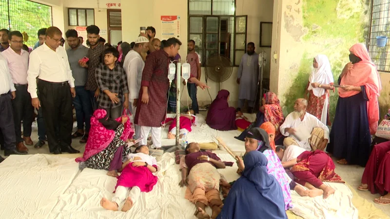 জরায়ুমুখে ক্যানসার প্রতিরোধের টিকা নিয়ে ৬০ শিক্ষার্থী অসুস্থ, আতঙ্কে অভিভাবকরা জরায়ুমুখে ক্যানসার প্রতিরোধের টিকা নিয়ে ৬০ শিক্ষার্থী অসুস্থ, আতঙ্কে অভিভাবকরা
