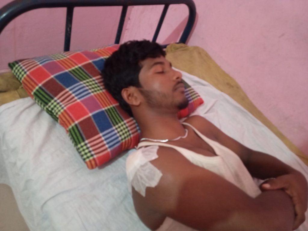 বাউফলে ছাত্রী উত্যক্তের প্রতিবাদ করায় কলেজ ক্যাম্পাসে ঢুকে ২ শিক্ষার্থীকে ছুরিকাঘাত