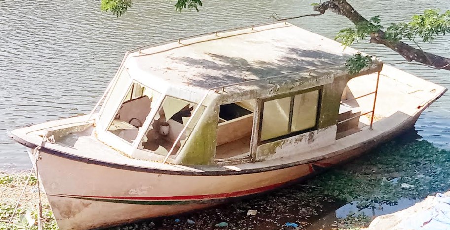 রাষ্ট্রের ৩০ লাখ টাকা গচ্চা: একদিনও চলেনি তজুমদ্দিন হাসপাতালের নৌ- অ্যাম্বুলেন্স