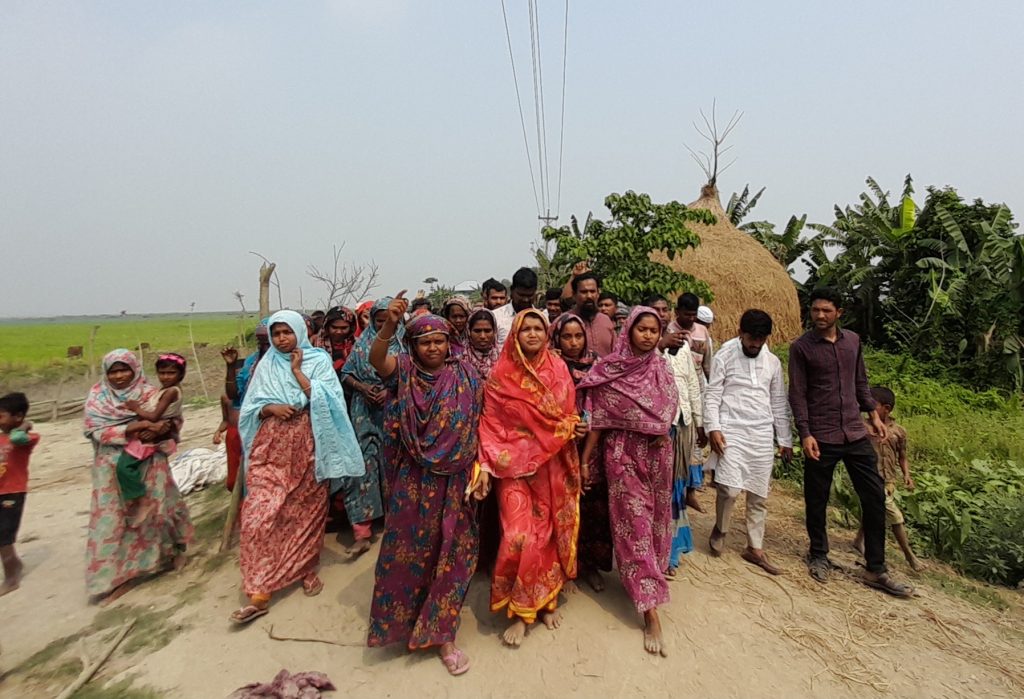 বাউফলে চাষীর তরমুজ লুট মামলা তুলে নিতে বিএনপি নেতার হুমকি