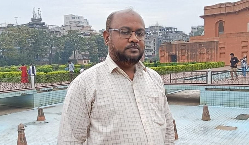 কৌশলে স্ত্রীকে বাড়ি ছাড়া করে পরকীয়া প্রেমিকাকে বিয়ে করেছেন কলেজশিক্ষক! কৌশলে স্ত্রীকে বাড়ি ছাড়া করে পরকীয়া প্রেমিকাকে বিয়ে করেছেন কলেজশিক্ষক!