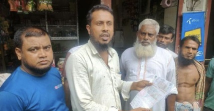 লালমোহনে মাসের ১১ দিনের মাথায় নতুন বিদ্যুৎ বিল, তোপের মুখে পল্লী বিদ্যুৎ কর্মচারী