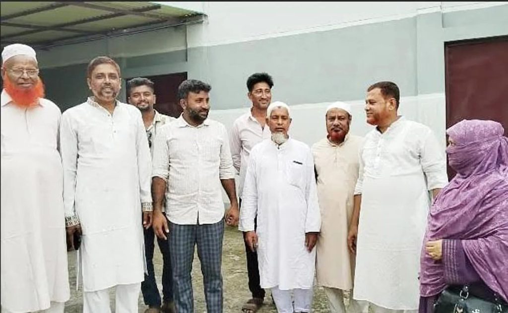 লালমোহনে চেয়ারম্যানের বিরুদ্ধে ইউপি সদস্যদের স্বাক্ষ্য প্রদান