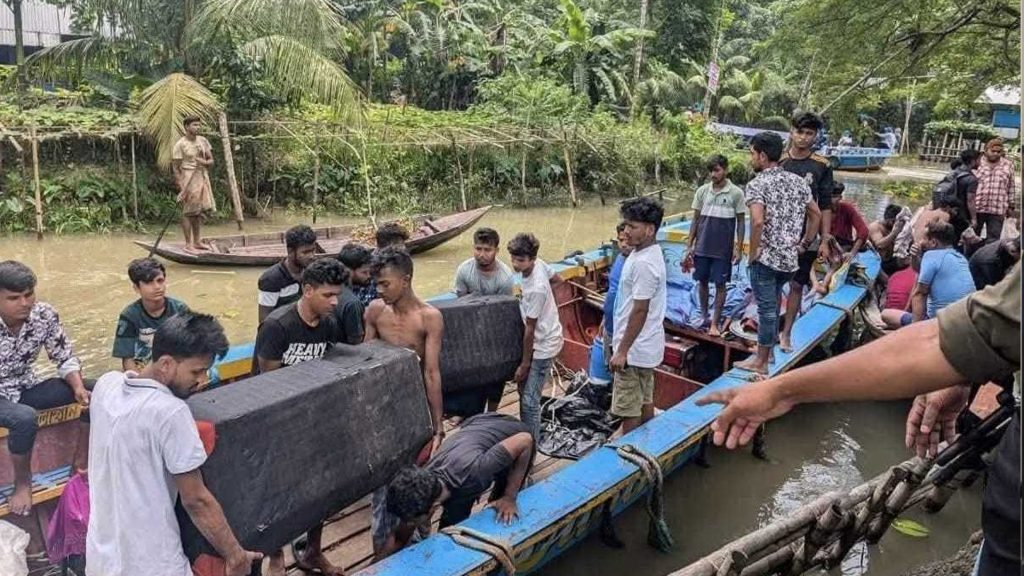 পর্যটকদের নিরাপত্তা ও প্রাকৃতিক পরিবেশ ঠিক রাখতে জব্দ সাউন্ড বক্স