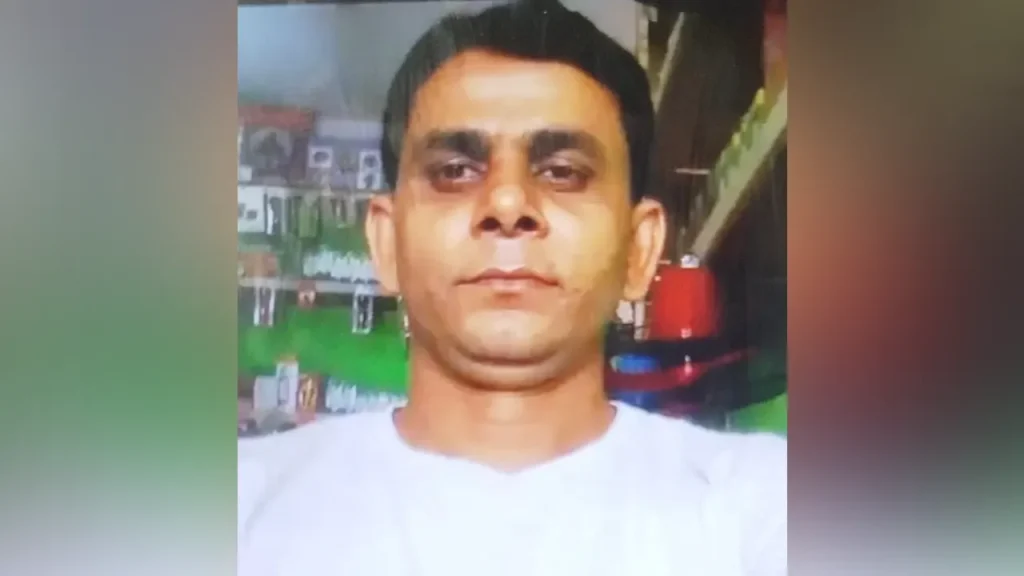 ইউপি সদস্যের বিরুদ্ধে মসজিদের টাকা আত্মসাতের অভিযোগ