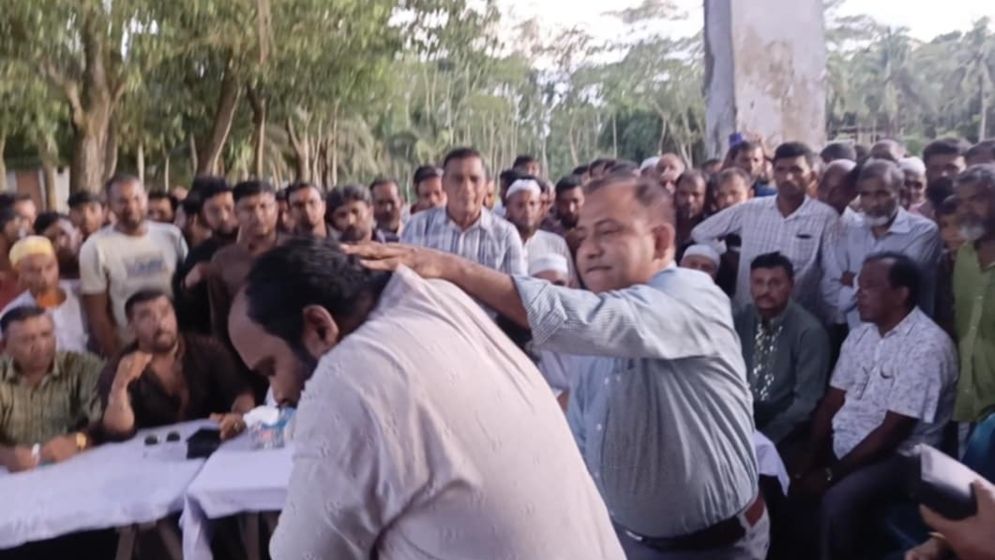 পাথরঘাটায় শিক্ষক লাঞ্ছিতের ঘটনায় কৃষক দল নেতাকে বেত্রাঘাত-জরিমানা