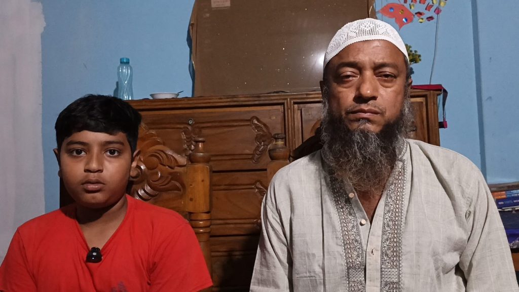 রাজাপুরে শিশুকে ফুসলিয়ে ৫০ হাজার টাকা ছিনিয়ে নেওয়ার ঘটনায় থানায় অভিযোগ