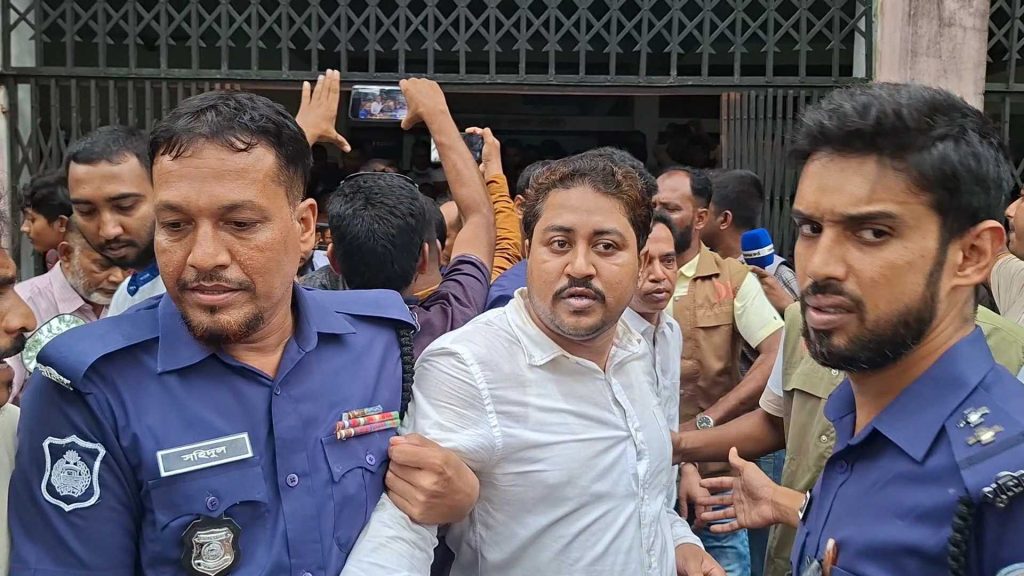 বিএনপির অফিস ভাঙচুর মামলায় আওয়ামীপন্থী ১২ আইনজীবী কারাগারে বিএনপির অফিস ভাঙচুর মামলায় আওয়ামীপন্থী ১২ আইনজীবী কারাগারে