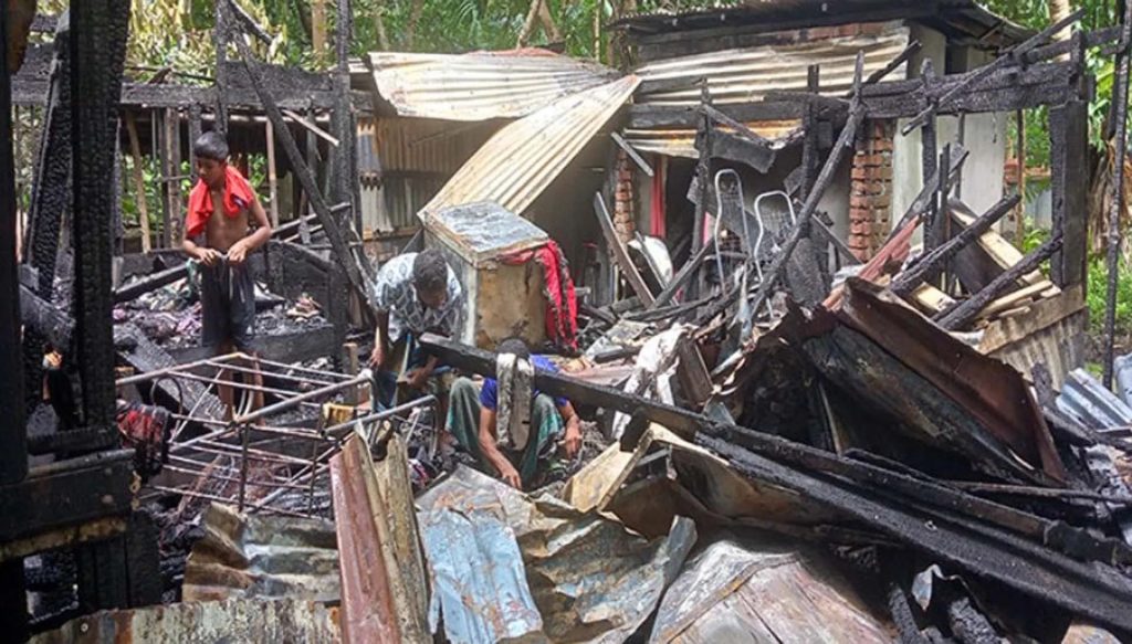 নেছারাবাদে অগ্নিকাণ্ডে বসতঘর ভস্মীভূত