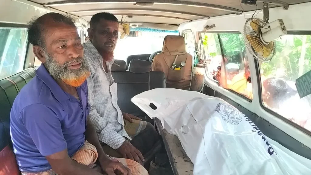 লালমোহনে ঘরে ঢুকে ছেলে দেখেন মায়ের রক্তাক্ত লাশ