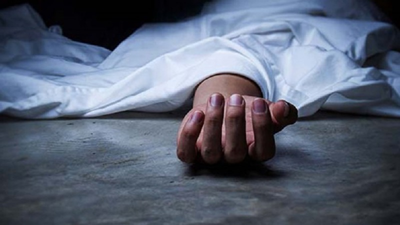 স্বেচ্ছাসেবক দল নেতার বাড়িতে কর্মচারীর লাশ