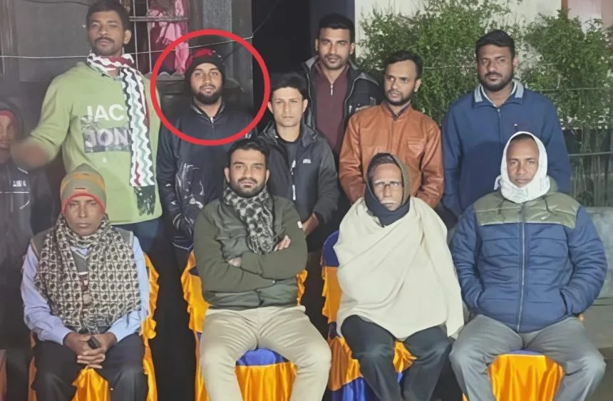 সাবেক ছাত্রলীগ নেতা আটক; ছাড়ানোর তদবিরে যুব জামায়াতের নেতা!