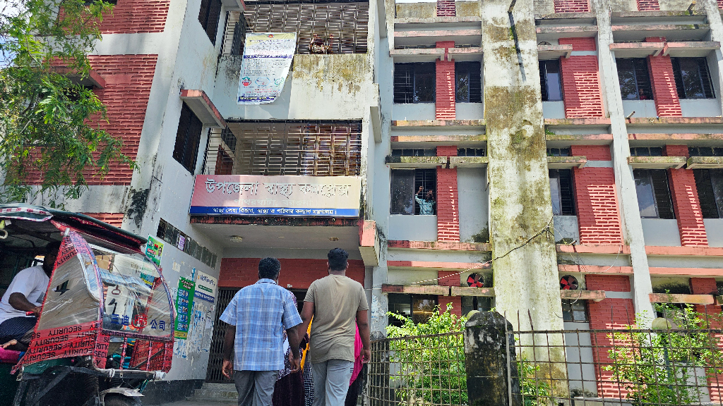 বরগুনায় আবারও ডেঙ্গুর ভয়াবহতা: ১২ ঘণ্টায় পাথরঘাটায় ৪ জনের মৃত্যু