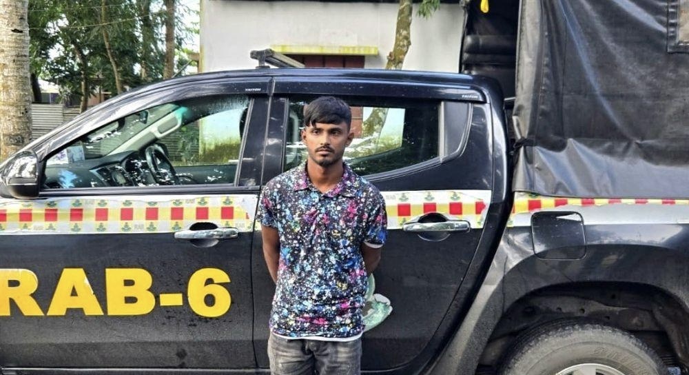 লালমোহনে বৃদ্ধাকে কু*পি*য়ে হ*ত্যার পর বাসায় চু*রি, প্রধান আসামি গ্রেপ্তার