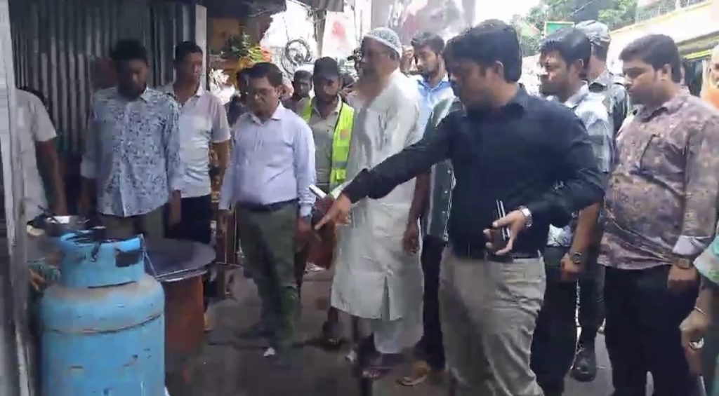 সংবাদ প্রকাশের পর ঝালকাঠিতে অবৈধ স্থাপনা উচ্ছেদ অভিযান শুরু