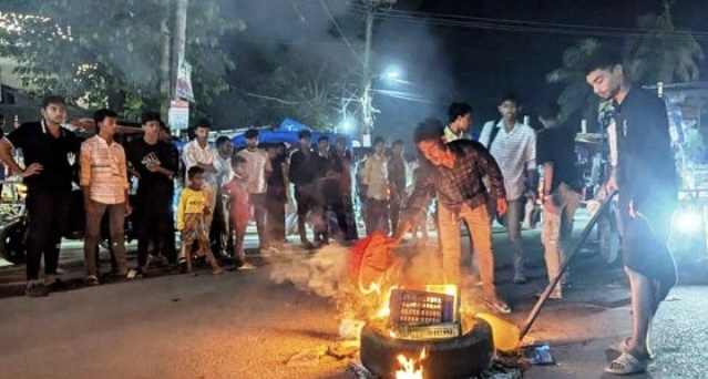 আমতলীতে ছাত্রদলের দুই পক্ষের সং*ঘর্ষে আহ*ত ৪, শাস্তির দাবীতে সড়ক অবরোধ