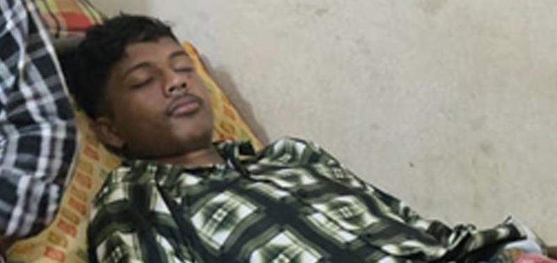 বাউফলে শিক্ষার্থীকে ছু*রিকাঘাত, থামাতে গিয়ে পুলিশ কর্মকর্তা আ*হ*ত