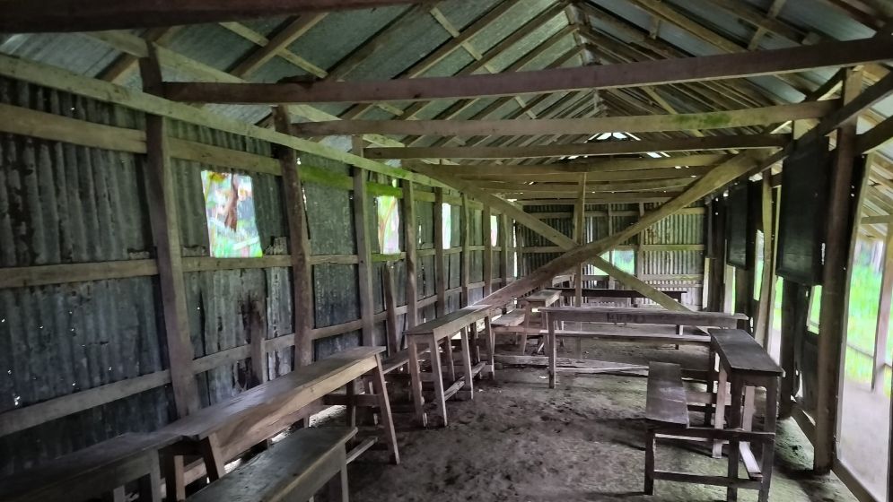 আমতলীতে ১৬ শিক্ষক-কর্মচারীর মাদ্রাসায় শিক্ষার্থী ১৫