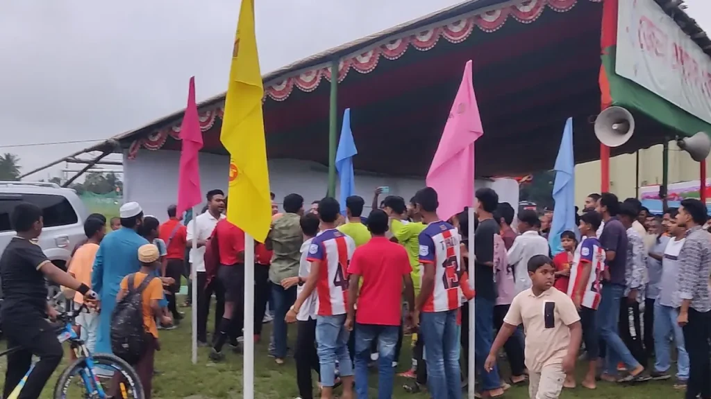 বরিশালে খেলা শেষ হতেই রেফারির ওপর হামলা