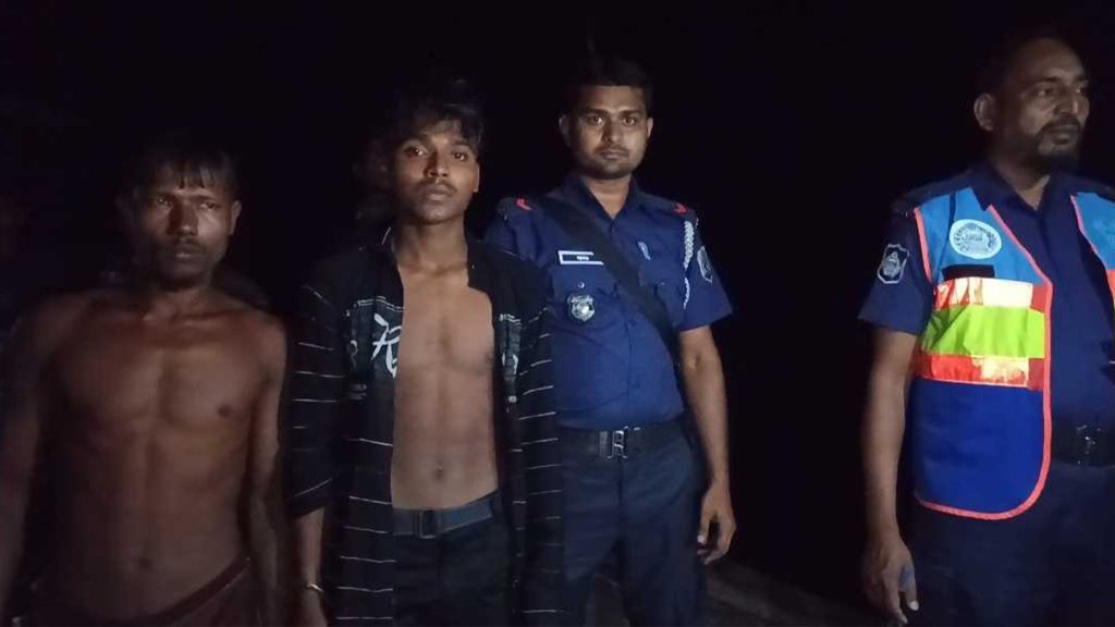 নিষেধাজ্ঞা অমান্য করে মাছ শিকার, বিষখালী নদী থেকে ৩ জেলে আটক