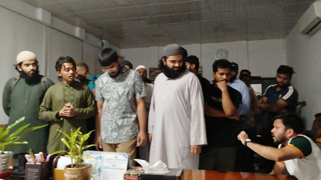 বিএম কলেজে যুগলের ওপর চড়াও, উগ্র অনলাইন গ্রুপের ১০ জন আটক