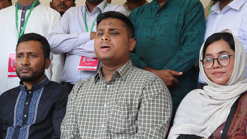 আওয়ামী লীগের সঙ্গে এনসিপির সমঝোতার প্রশ্ন অবান্তর:পিরোজপুরে হাসনাত