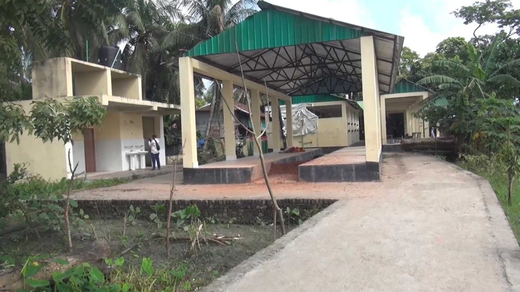 নাজিরপুরে জনবিচ্ছিন্ন নদীপাড়ে ৪ শেড, দুই বছরেও চালু হয়নি একটি নাজিরপুরে জনবিচ্ছিন্ন নদীপাড়ে ৪ শেড, দুই বছরেও চালু হয়নি একটি