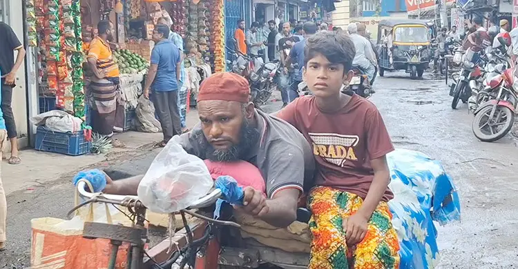 গাছ থেকে পড়ে স্বপ্ন ভেঙেছে নাজিরপুরের কাঠুরে ইমরানের