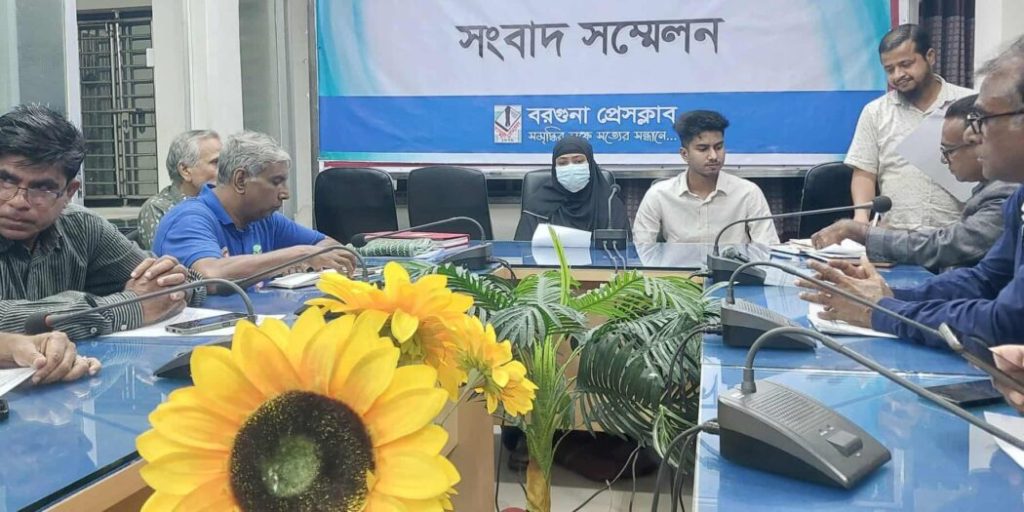 পৈতৃক সম্পত্তি নিয়ে দ্বন্দ্বে চরম হয়রানির শিকার একটি পরিবার