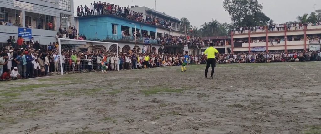 কাঠলিয়ায় ইউএনও কাপ ফুটবলে পিরোজপুরের মঠবাড়িয়া ইনান এক্সপ্রেস একাদশ চ্যম্পিয়ন  