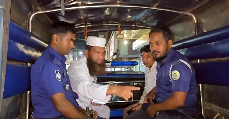 বরগুনায় সামারি ট্রায়ালে ৪ ভুয়া চিকিৎসকের জেল-জরিমানা বরগুনায় সামারি ট্রায়ালে ৪ ভুয়া চিকিৎসকের জেল-জরিমানা