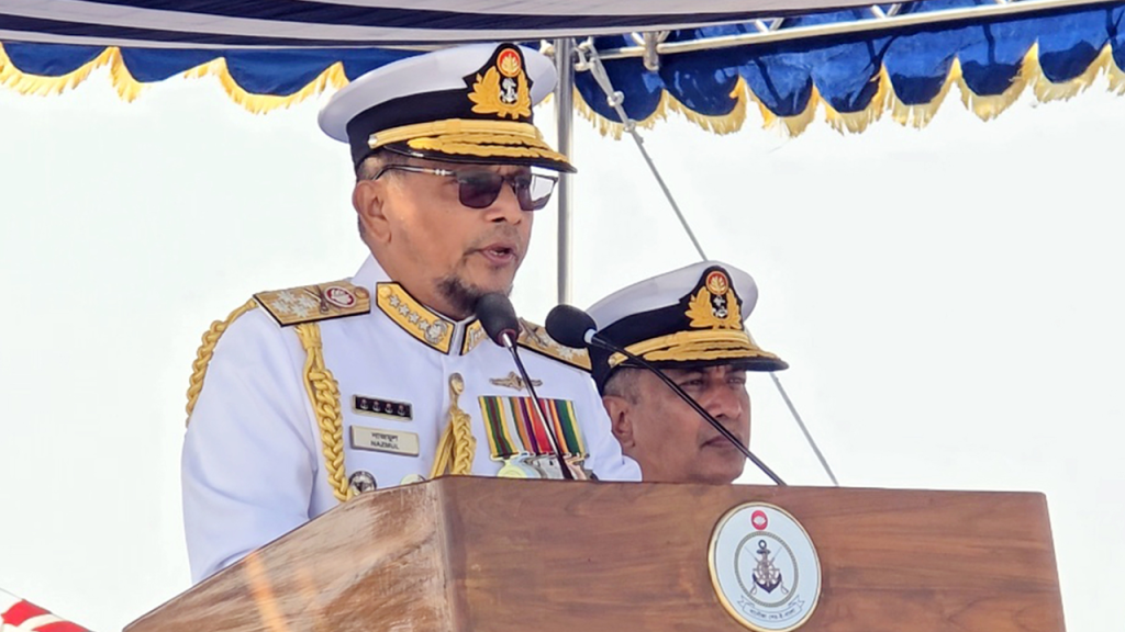 নির্বাচনে সশস্ত্র বাহিনীর ভূমিকা হবে গুরুত্বপূর্ণ : কলাপাড়ায় নৌবাহিনী প্রধান