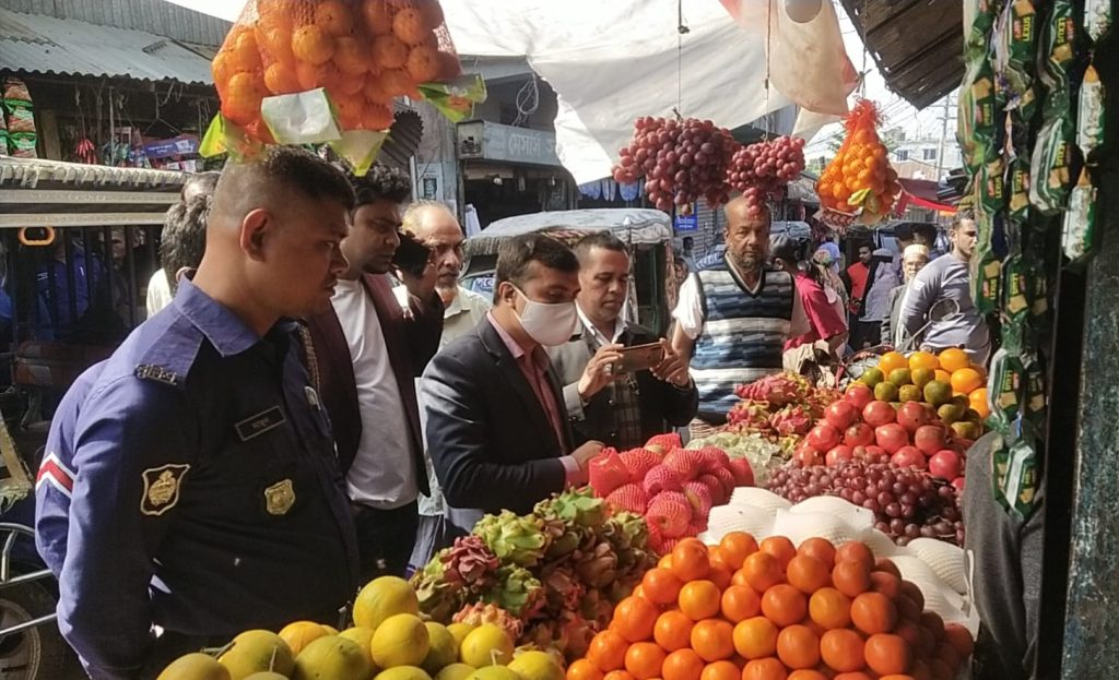 কাউখালীতে ভোক্তা অধিদপ্তরের অভিযান, ৪ প্রতিষ্ঠানকে জরিমানা কাউখালীতে ভোক্তা অধিদপ্তরের অভিযান, ৪ প্রতিষ্ঠানকে জরিমানা