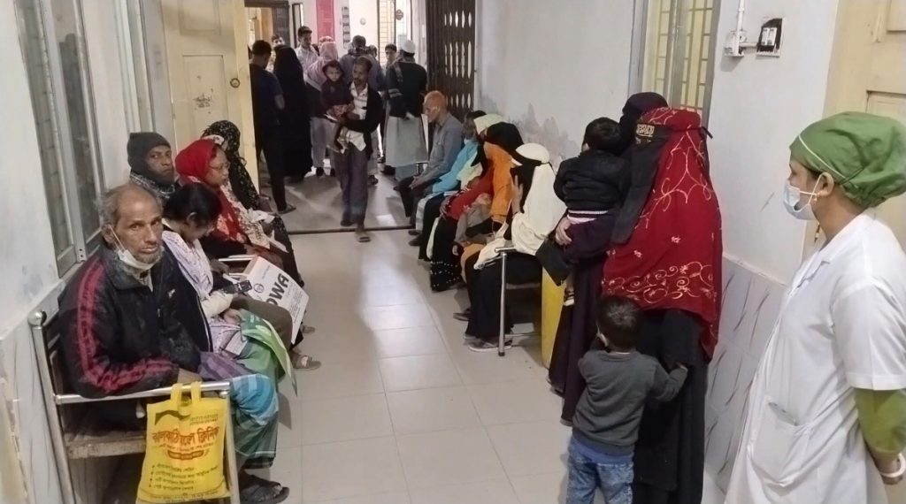 ঝালকাঠিতে মেডিকেল টেকনোলজিস্ট ও ফার্মাসিস্টদের কর্মবিরতিতে রোগীদের ভোগান্তি চরমে   