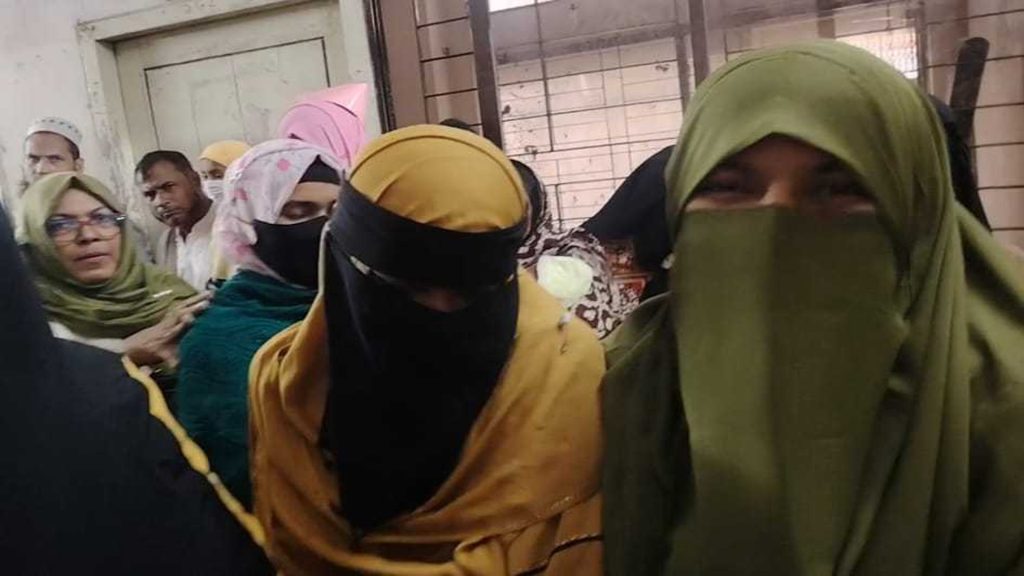 পটুয়াখালী মেডিকেল কলেজ হাসপাতালে দুই দালাল আটক পটুয়াখালী মেডিকেল কলেজ হাসপাতালে দুই দালাল আটক