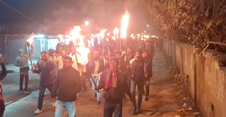 বাউফলে বিএনপির মনোনয়ন বাতিল দাবিতে একাংশের মশাল মিছিল বাউফলে বিএনপির মনোনয়ন বাতিল দাবিতে একাংশের মশাল মিছিল