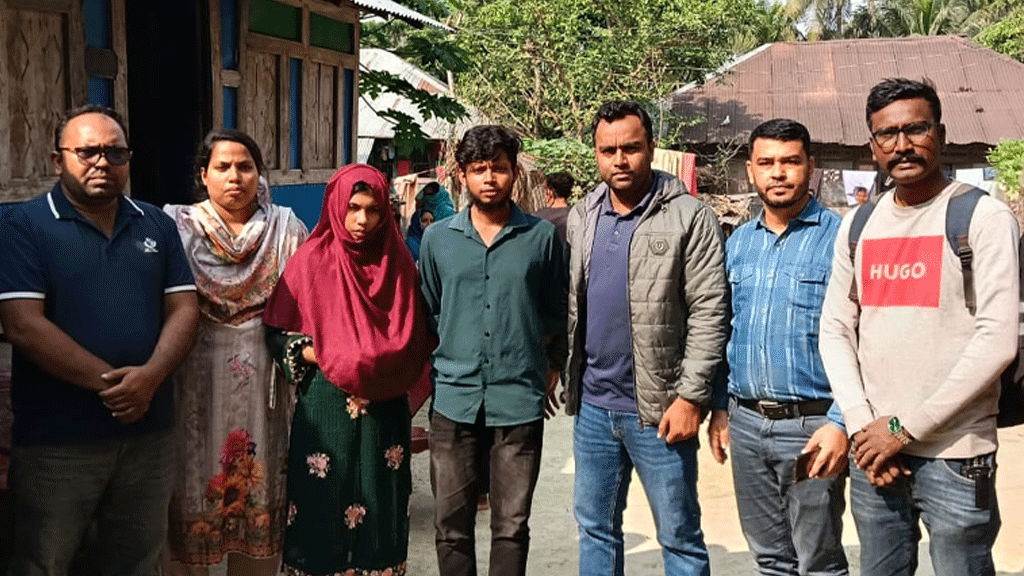 বাসা থেকে জিনিসপত্র চুরির সময় ধস্তাধস্তিকালে মা-মেয়েকে খুন করেন আয়েশা: পুলিশ বাসা থেকে জিনিসপত্র চুরির সময় ধস্তাধস্তিকালে মা-মেয়েকে খুন করেন আয়েশা: পুলিশ