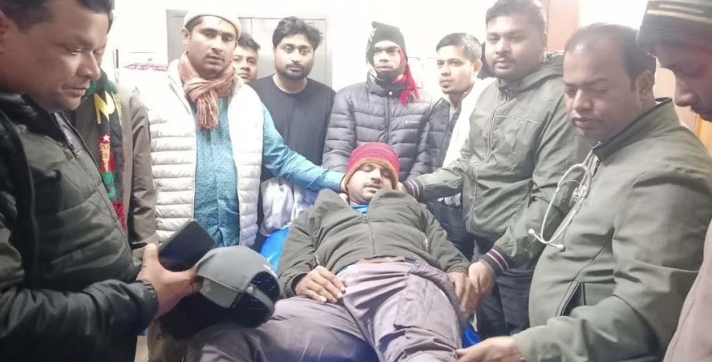 নলছিটিতে রাতের অন্ধকারে ছাত্রদল নেতার ওপর দুর্বৃত্তদের হা*ম*লা নলছিটিতে রাতের অন্ধকারে ছাত্রদল নেতার ওপর দুর্বৃত্তদের হা*ম*লা