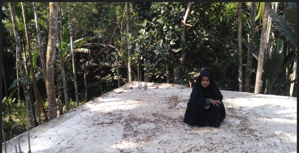 রাজাপুরে ছাদ থেকে বৃদ্ধার ২ লাখ টাকার সুপারি উধাও